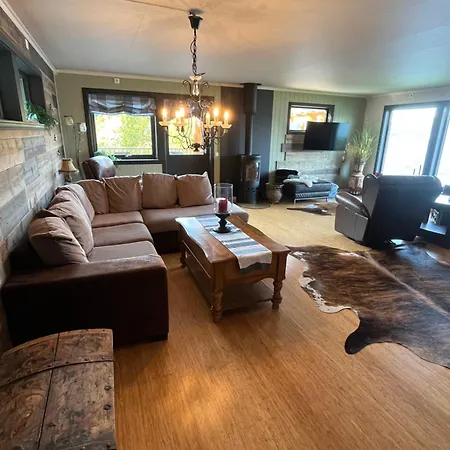 בית נופש Hjelvikhytta - Flott Beliggenhet Ved Sjoen Hjelvik