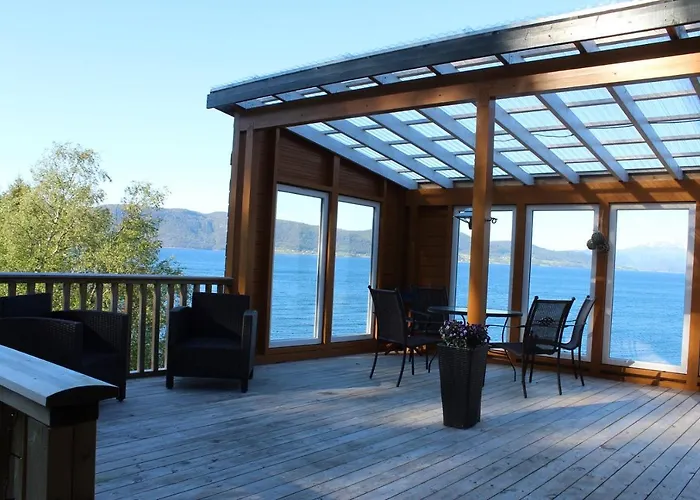 Hjelvikhytta - Flott Beliggenhet Ved Sjøen Feriehus Hjelvik