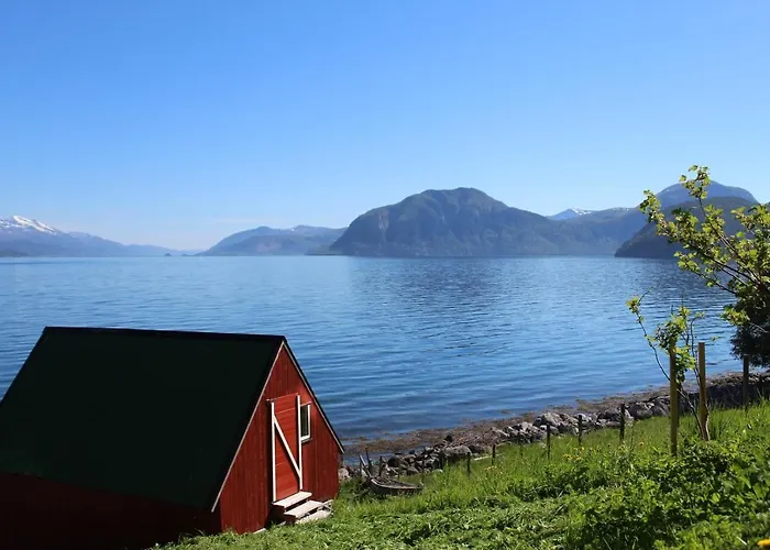 Ferienhaus Hjelvikhytta - Flott Beliggenhet Ved Sjoen Hjelvik