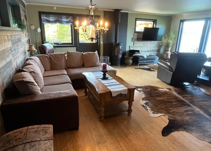 Feriehus Hjelvikhytta - Flott Beliggenhet Ved Sjøen Hjelvik